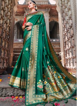 Weaving Art Silk Traditional Saree in Green