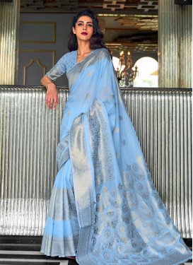 Weaving Traditional Designer Saree