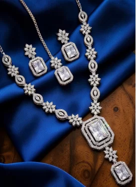 White Silver Rodium Polish Stone Work Necklace Set
