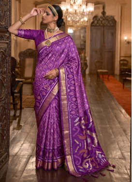Woven Work Silk Blend Classic Saree in Purple and Violet for Women